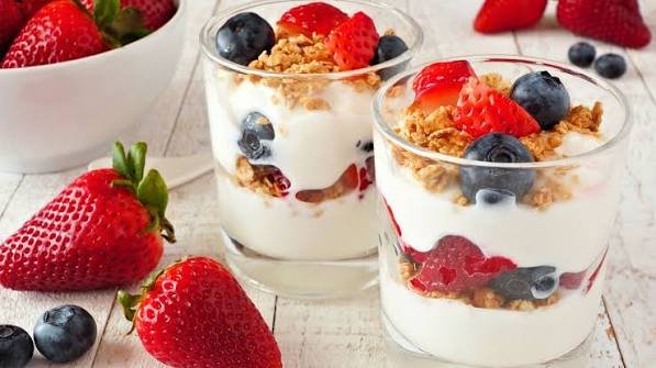 Greek Yogurt Parfait with Berries and Walnuts